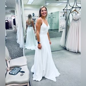 Wedding Dress: Size 6